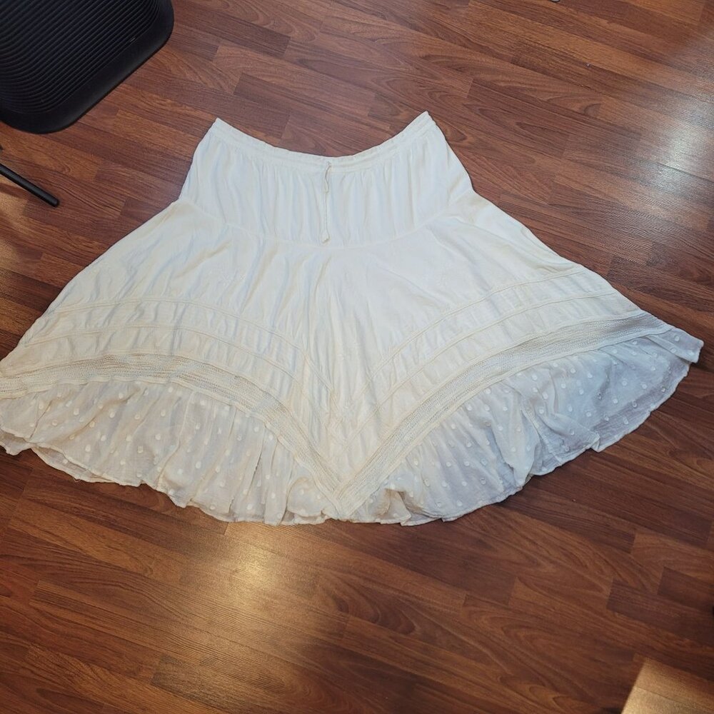 L'POGEE Bohemian White Maxi Skirt With Eyelet Detail & Crochet Layers Tie - Picture 7 of 14